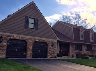 15 Alexandria Dr, Manalapan, NJ