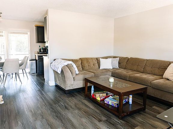 3rd image of 14115 Village View Dr