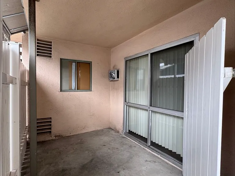 1332 E Broadway — Photo 16
