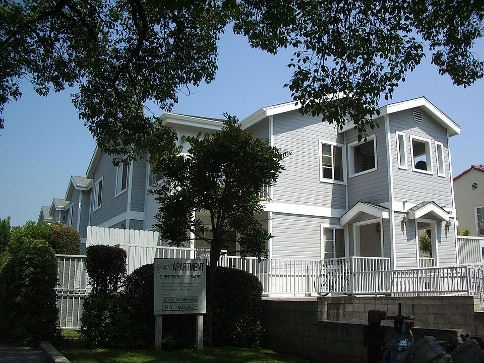 1st image of 168 N Catalina Ave #102