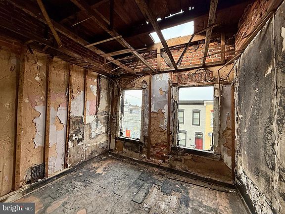 4th image of 3301 Noble St