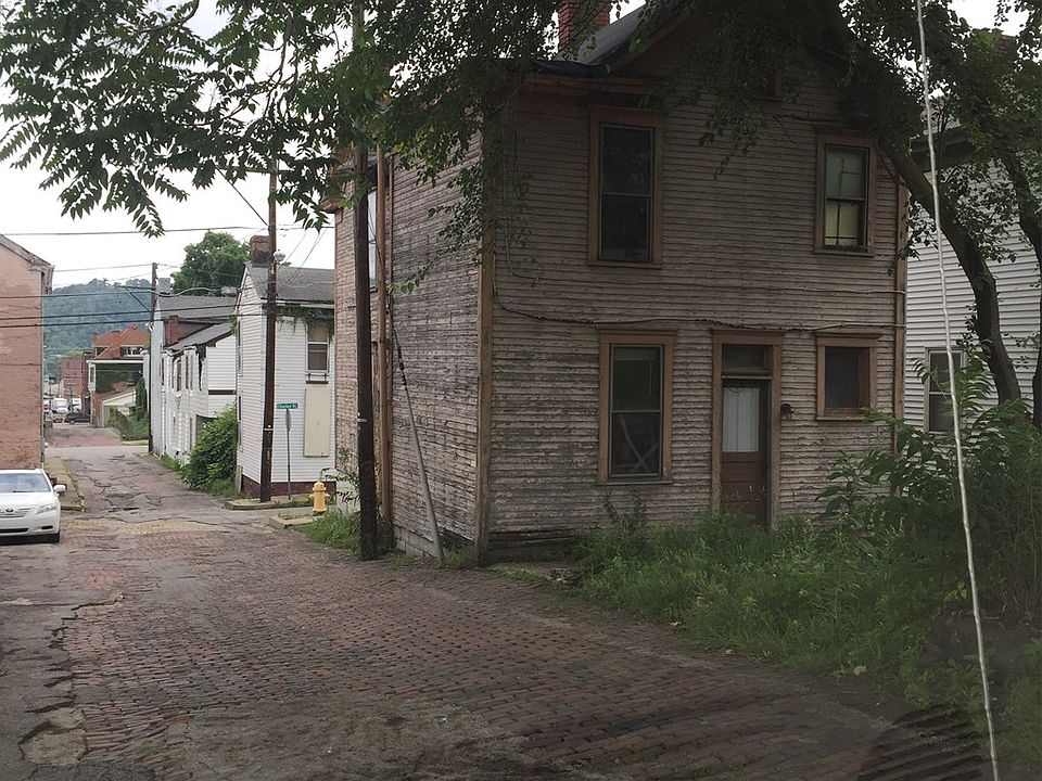 2nd image of 2332 Charles St