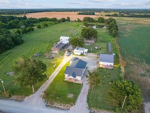 2nd image of 1448 County Road 5160