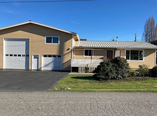 820 33rd St, Anacortes, WA 98221