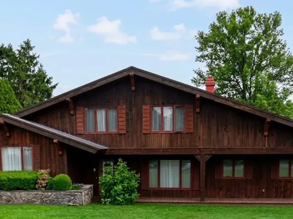 4964 Elgin Cir, Syracuse, NY 13215