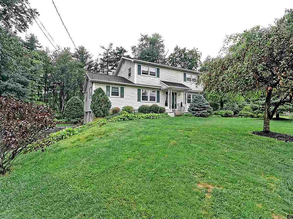 1st image of 6 Cambridge Dr