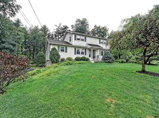 6 Cambridge Dr, Halfmoon, NY 12065