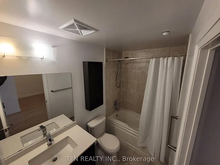 7900 Bathurst St #524 — Photo 10