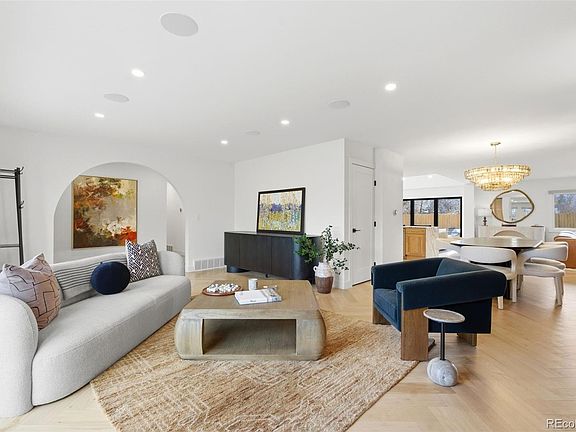 4th image of 641 S Monroe Way