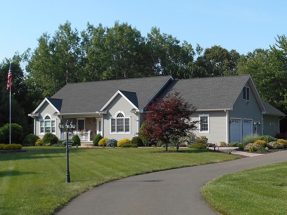 1st image of 410 Forest St