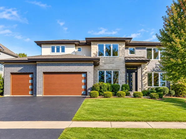 32 N Acacia Dr, Hawthorn Woods, IL 60047
