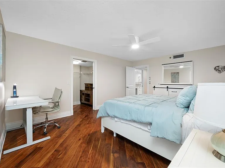 1600 Gulf Blvd #1016 — Photo 31