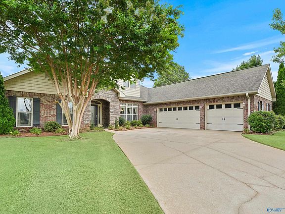 2nd image of 202 Pebble Creek Dr SW