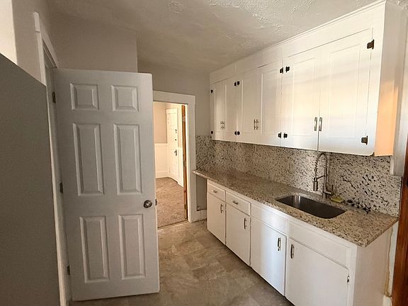 4th image of 219 Lancaster St #4