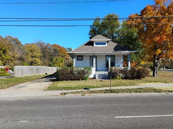 323 S Lincolnway Way, North Aurora, IL 60542