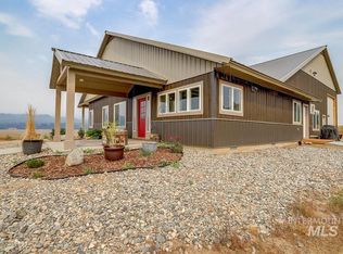 50 Hinckley Rd, Cascade, ID 83611