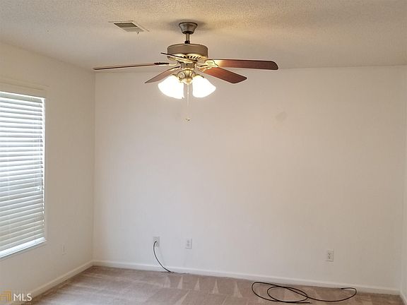 4th image of 245 Whitney Ln