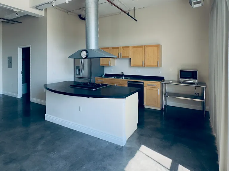 1777 E 39th Ave #306 — Photo 10