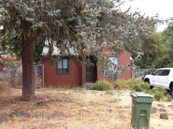 2156 NE Malheur Ave, Roseburg, OR 97470