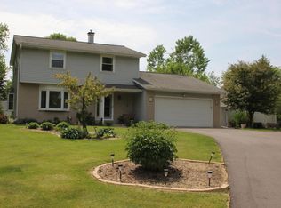W291N8279 Parkview Ln, Hartland, WI 53029