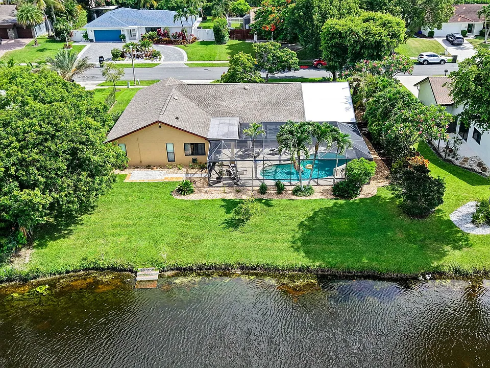 3250 Lakeview Blvd