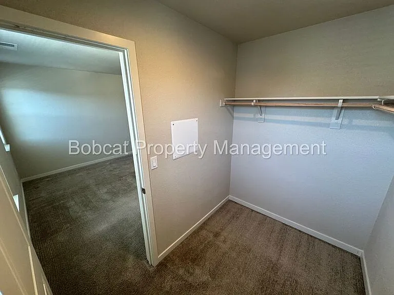 914 Garden Ct — Photo 22
