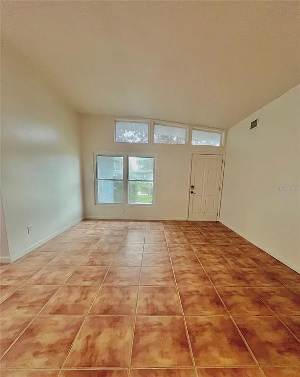 4 bed, 2.0 bath, 1438 sqft, $2,700 — Photo 4