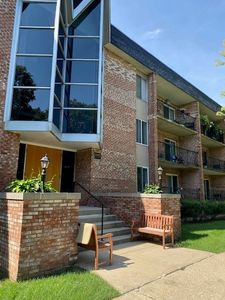 1001 N Mill St APT 212, Naperville, IL, 60563