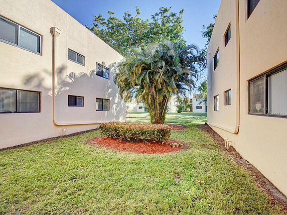 3rd image of 15216 Lakes Of Delray Blvd APT D160