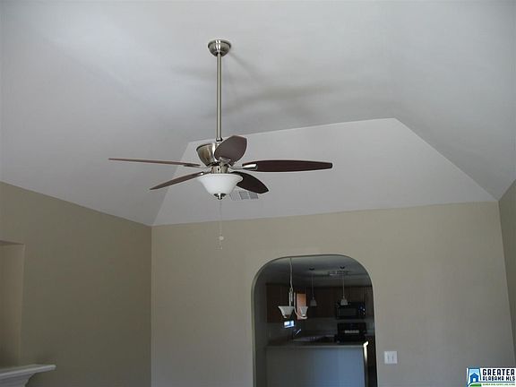 5th image of 405 Fox Run Cir