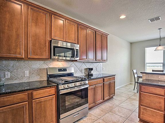 2nd image of 8134 Prospect Poin