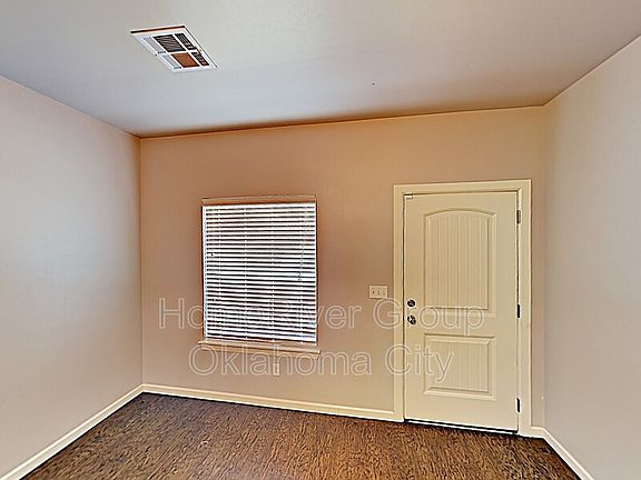 2nd image of 4728 Loch Ln