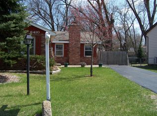 6410 Hillcrest Rd, Cary, IL 60013