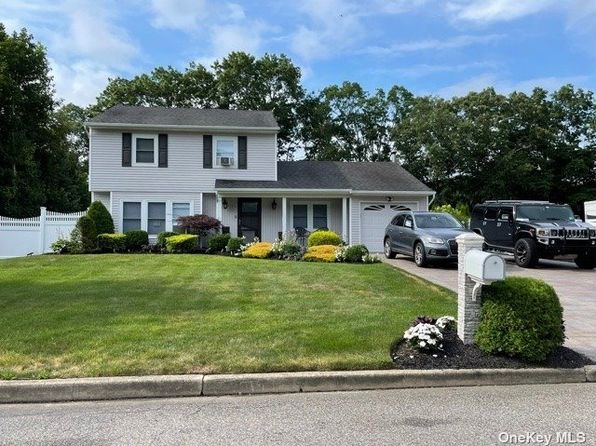 Suffolk County Ny Foreclosures Foreclosed Homes For Sale 40 Homes Zillow