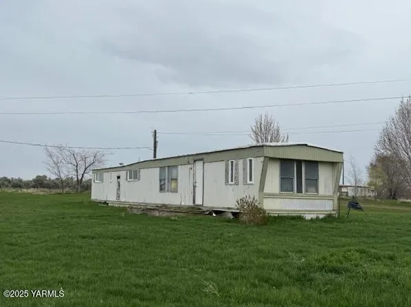 383 Trepanier Ln, Tieton, WA 98947