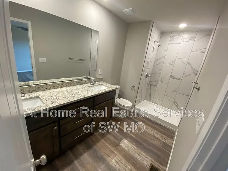 632 S Southgate St — Photo 13