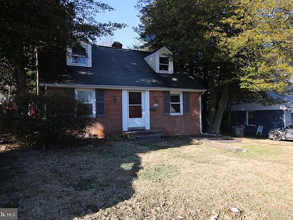 3rd image of 1108 Edmonston Dr