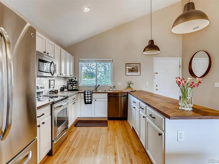 9857 Saybrook St — Photo 10