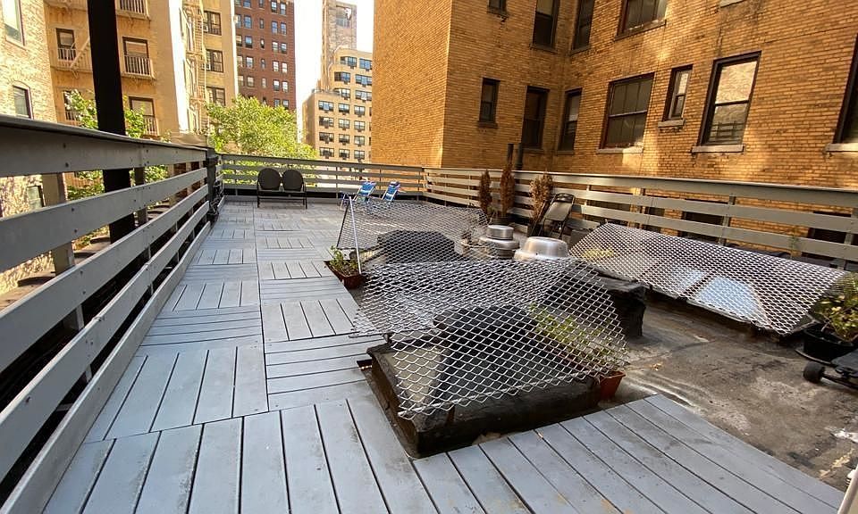 1st image of 304 W 104th St