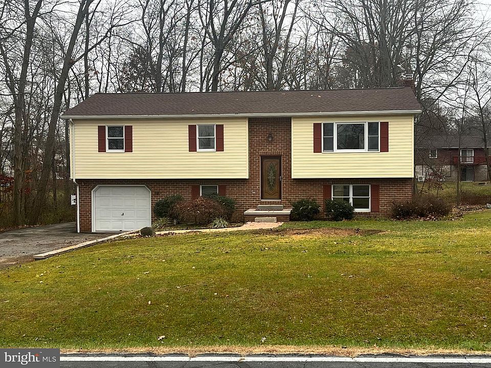 1st image of 279 Longstreet Dr