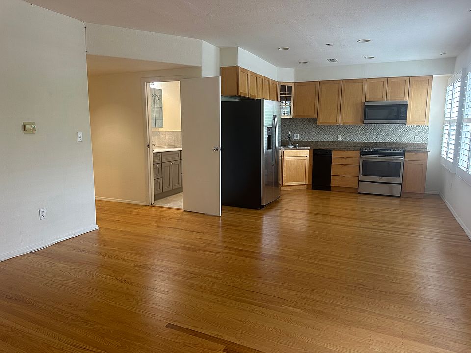 Large updated kitchen overlooking Lombard St. with Compactor and Microwave