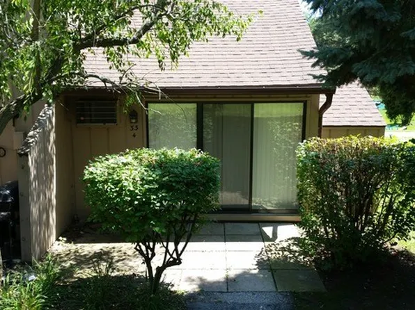 33 Montego Colony APT 4, Fox Lake, IL 60020