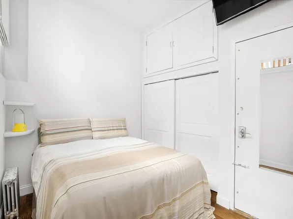 171 West 73rd Street image 7 of 10