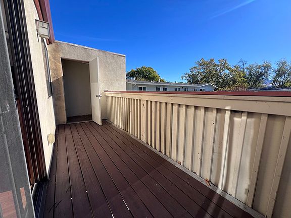 Deck with extra storage room - south