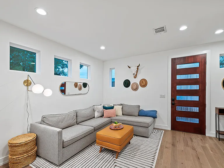 2606 Oaklawn Ave #2 — Photo 8