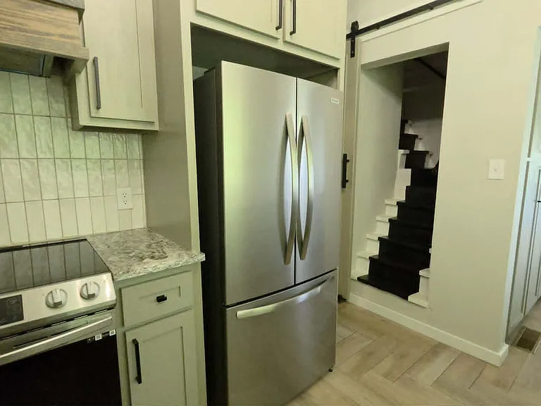 804 E Noble Ave — Photo 6