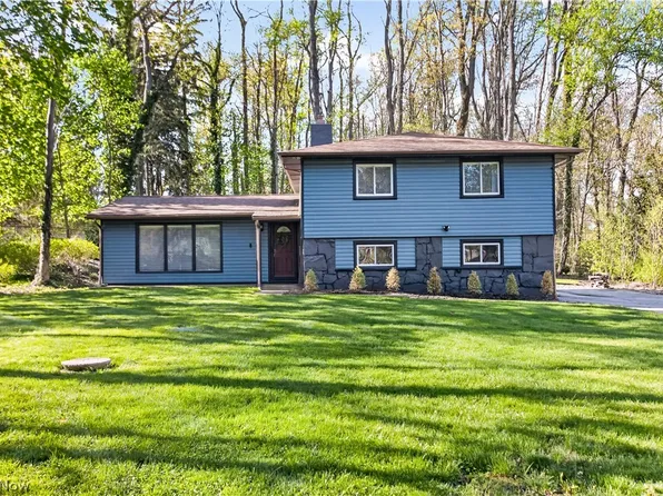 26 Sandy Hill Rd, Northfield, OH 44067