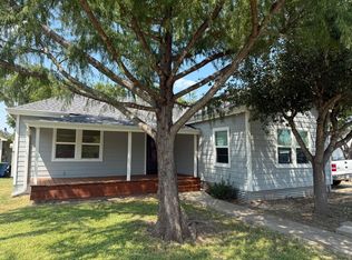 1209 Frink St, Taylor, TX 76574