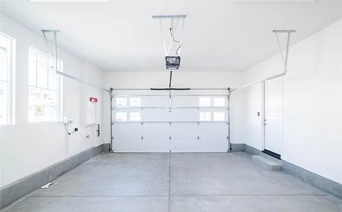 63 Harlow — Photo 19