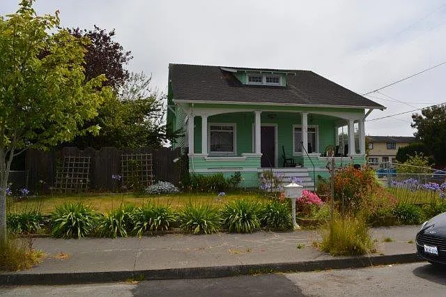135 W Grant St — Photo 3